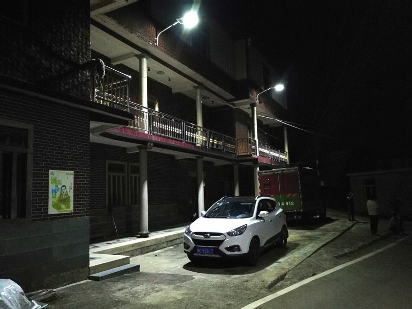 廠家批發(fā)0維修光能路燈