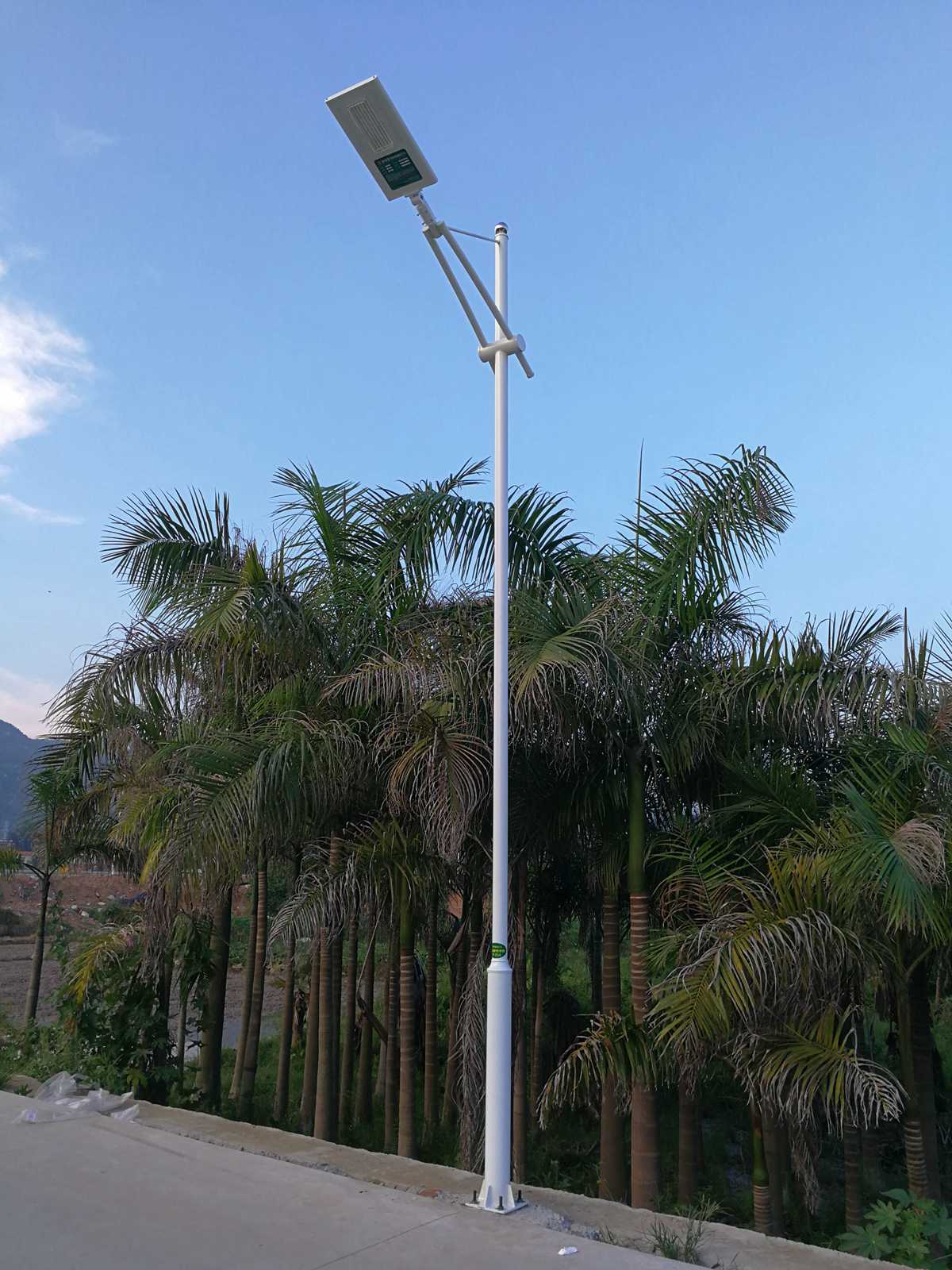 鄉村道路免布線光能路燈